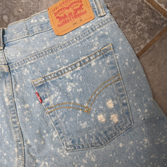 4/$25  Levi's cutoff Jean shorts waist 28 - Picture 7 of 10